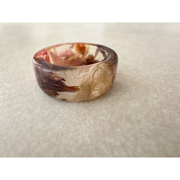 Vintage clear resin lucite preserved real genuine pink purple flowers ring 6.5 - Picture 3 of 7